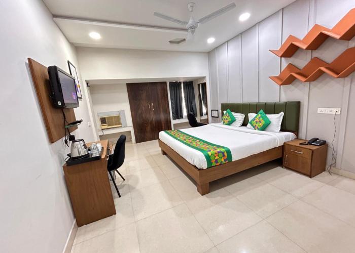 hotel edge inn jail road near railway ju