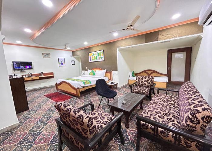 hotel edge inn jail road near railway ju