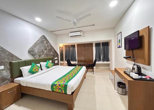 hotel edge inn jail road near railway ju