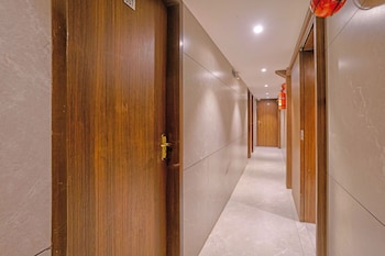 Via Woodlands,,3 star