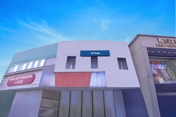 Via Woodlands,,3 star