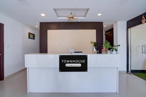 super townhouse bannerghatta hospital road formerly sri sai suites