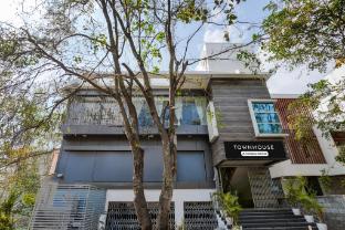 super townhouse bannerghatta hospital road formerly sri sai suites