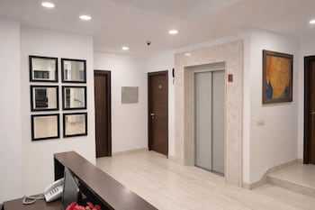 Emblem - Arjun Marg Golf Course Road,,3 star