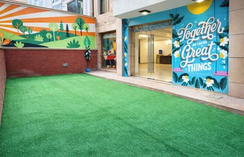 emblem arjun marg golf course road