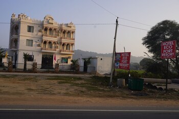 eco fort resort