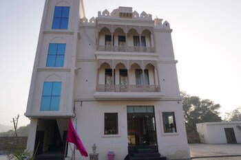 eco fort resort