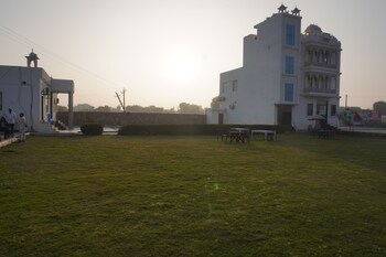 eco fort resort