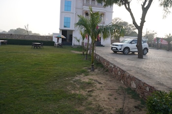 eco fort resort