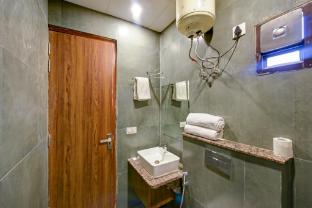 hotel rosewood suites near igi airport