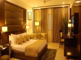 hotel rosewood suites near igi airport