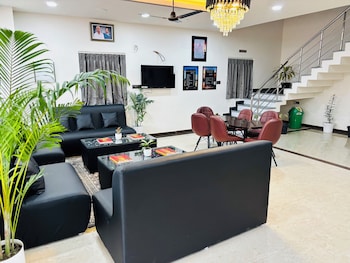 The Ravishya Retreat,,2 star