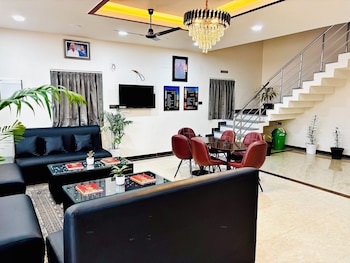 The Ravishya Retreat,,2 star