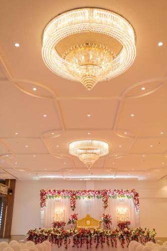 solasta stays and banquet wakad