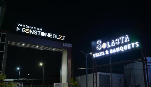 solasta stays and banquet wakad
