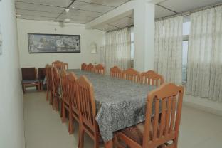 hotel country heights