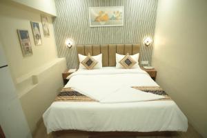 click find stay orderly bazar