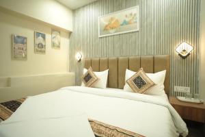 click find stay orderly bazar