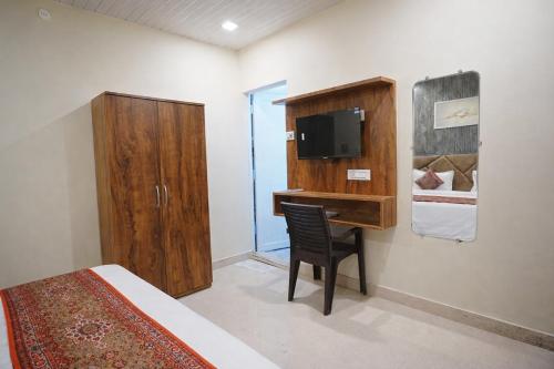 click find stay orderly bazar