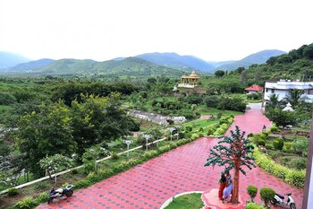 nirvana holistic living resort