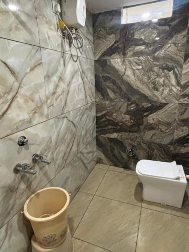 Hotel Aashirwad,,3 star