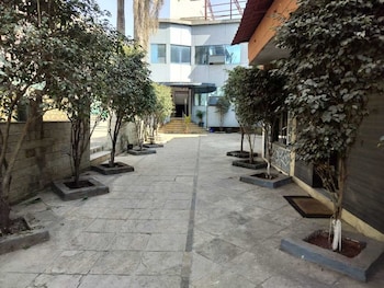 hotel saiba lodging