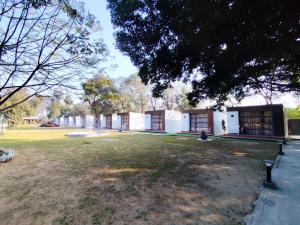oakwood resorts and farms manesar binola