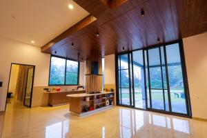 oakwood resorts and farms manesar binola
