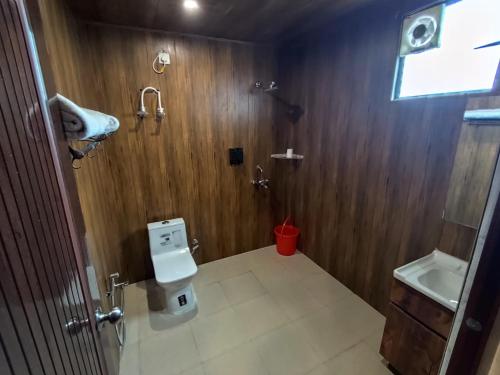oakwood resorts and farms manesar binola