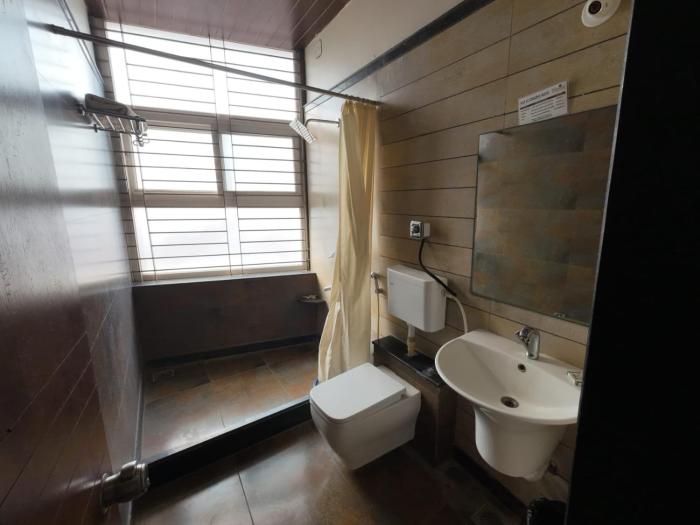 hotel grand inn jamkhandi