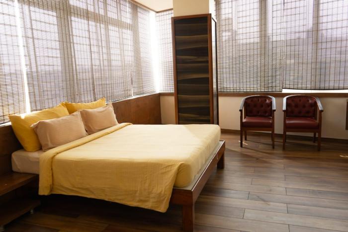 hotel grand inn jamkhandi