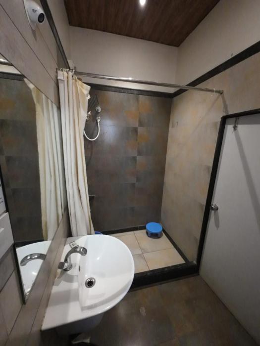 hotel grand inn jamkhandi