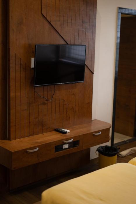 hotel grand inn jamkhandi