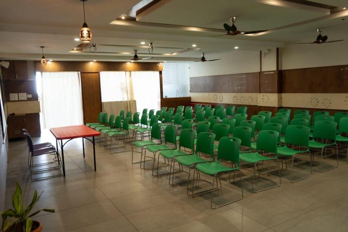 hotel grand inn jamkhandi