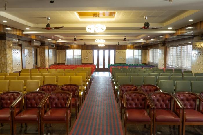 hotel grand inn jamkhandi