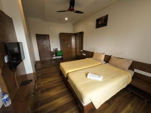 hotel grand inn jamkhandi