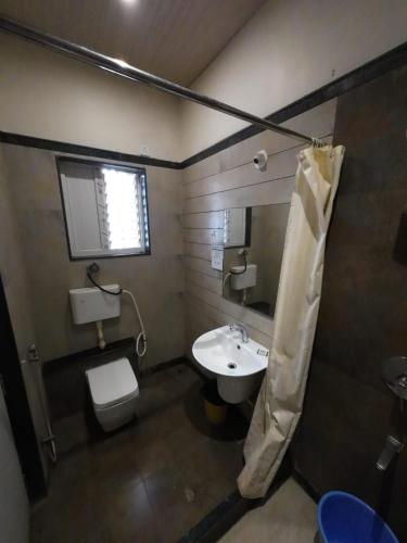 hotel grand inn jamkhandi