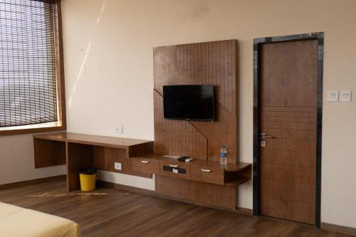 hotel grand inn jamkhandi
