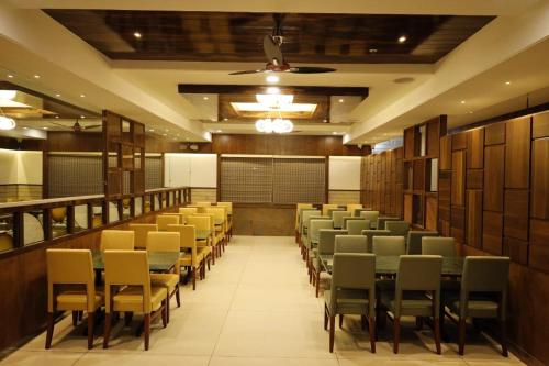 hotel grand inn jamkhandi