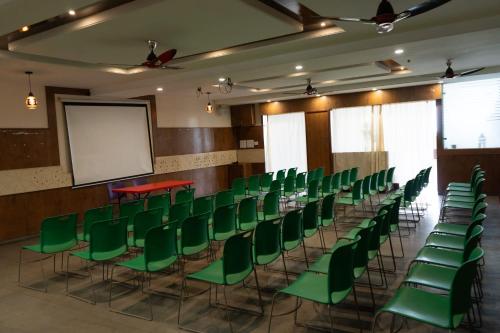 hotel grand inn jamkhandi