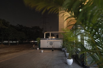 treebo twin tree suites
