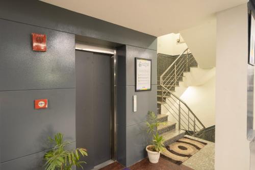 treebo twin tree suites