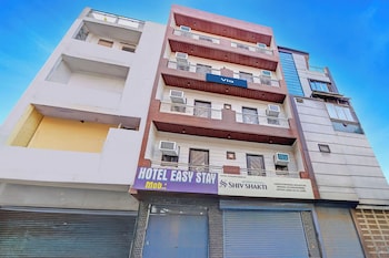 via shahdara residency