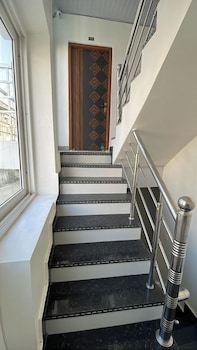 Janki Palace Hotel & Restaurant,,2 star