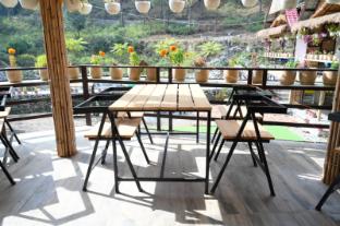 the breeze riverside resort