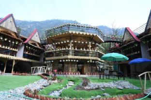 the breeze riverside resort