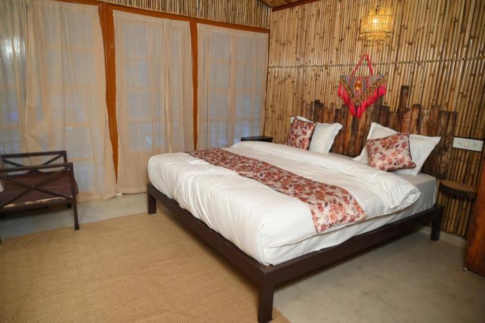 the breeze riverside resort