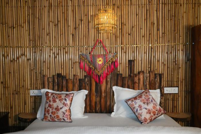 the breeze riverside resort