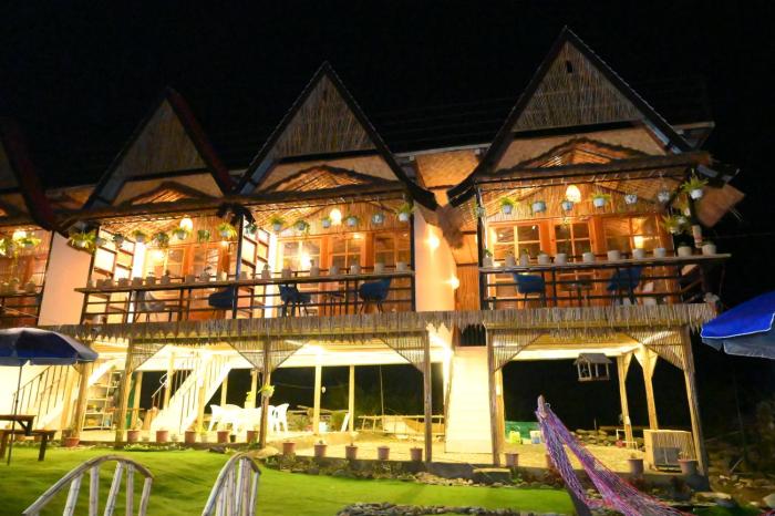 the breeze riverside resort