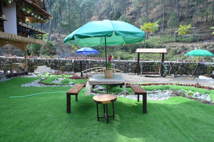 the breeze riverside resort